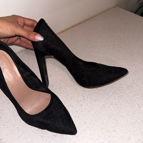 New sling black and laced heels - Picture 2 of 3